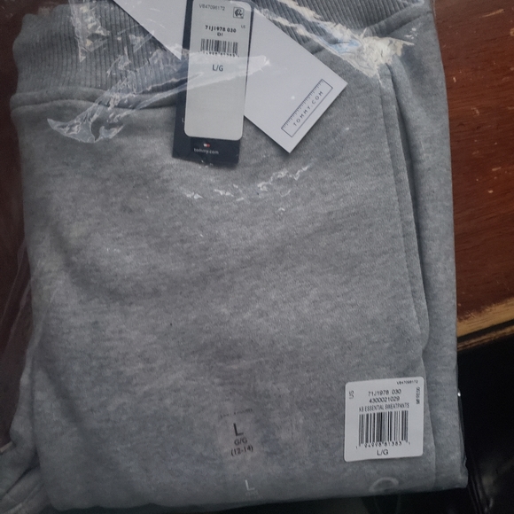 T.Hilfiger sweatpants,12-14 bnwt - Picture 6 of 6